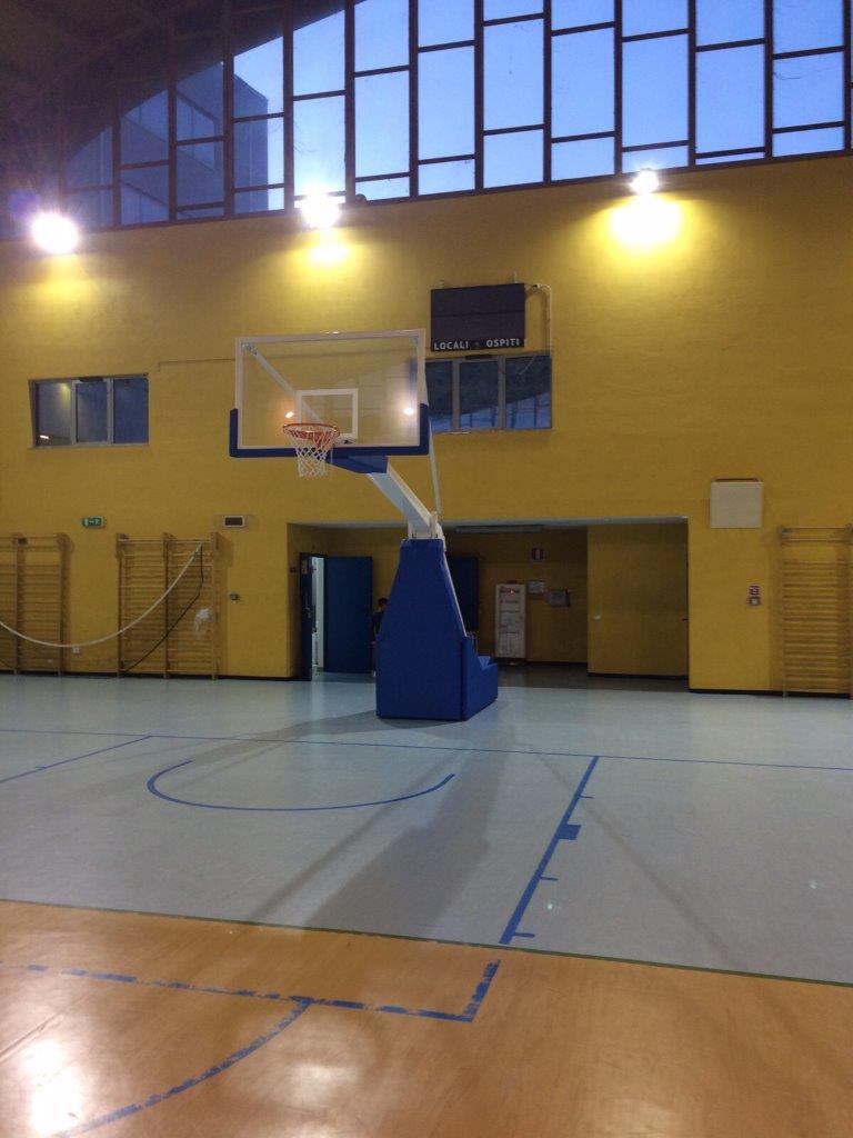 Impianto Basket Oleodinamico Elettrico - Acciaio Verniciato Bianco - Tabellone Cristallo Safety 12mm - Certificato UNI-EN 1270