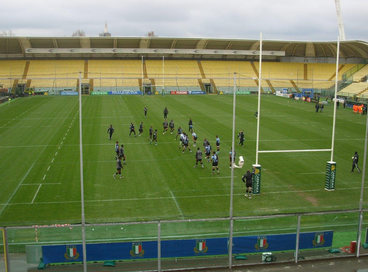 Coppia Pali da Rugby in Alluminio Lega 6005 – Altezza 15m, Profilo Ovale 100x120mm