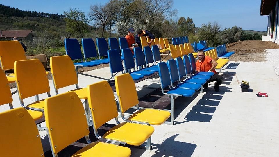 Modulo Tribuna 3 File con 15 Seggiolini - Acciaio Zincato a Caldo - 2,5 Metri