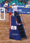 Seggiolone Arbitro Beach Volley Pieghevole - Acciaio Verniciato a Polveri - Piano Alluminio Antiscivolo - Protezione Imbottita
